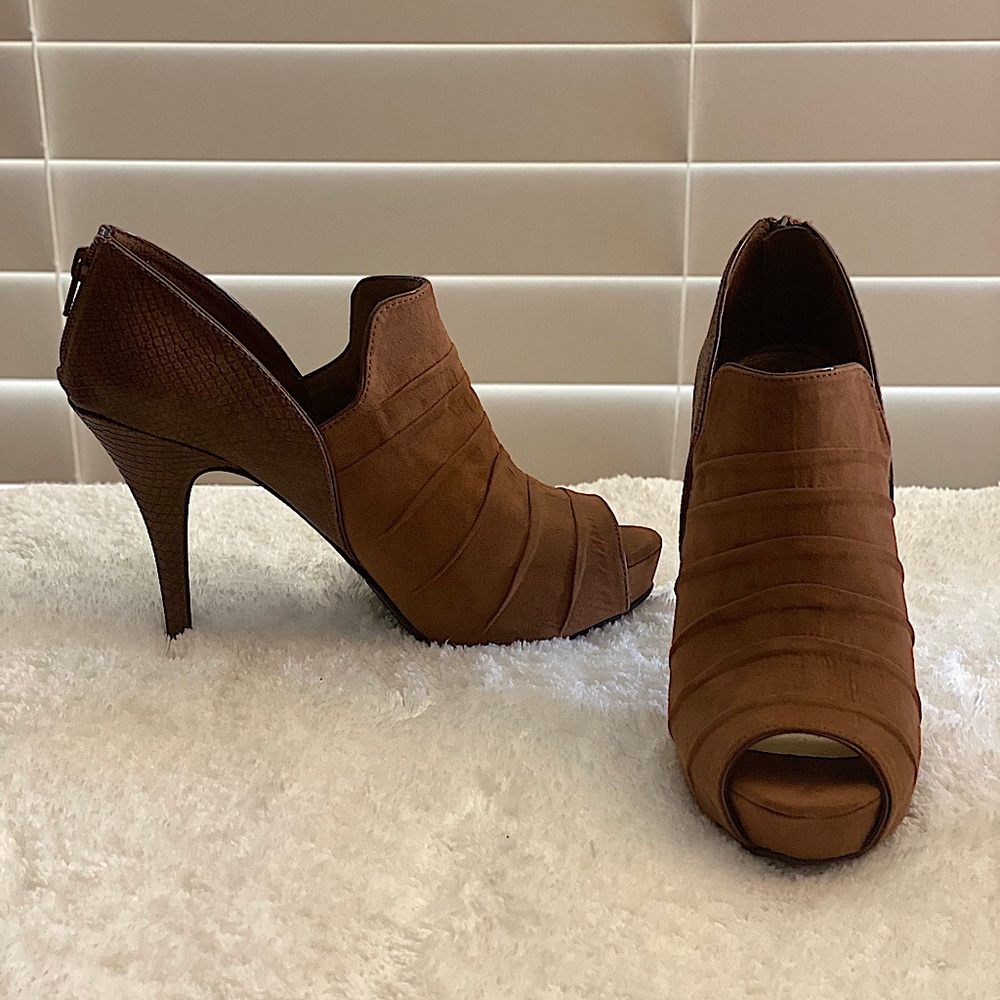 Fergalicious By Fergie 4 in. Heels in Cigar.